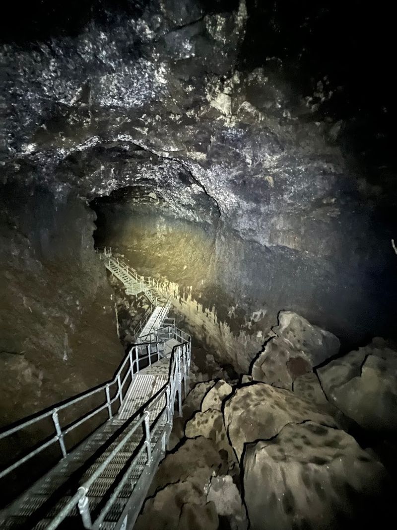 Bend Lava Tubes, Newberry National Volcanic Monument, Central Oregon