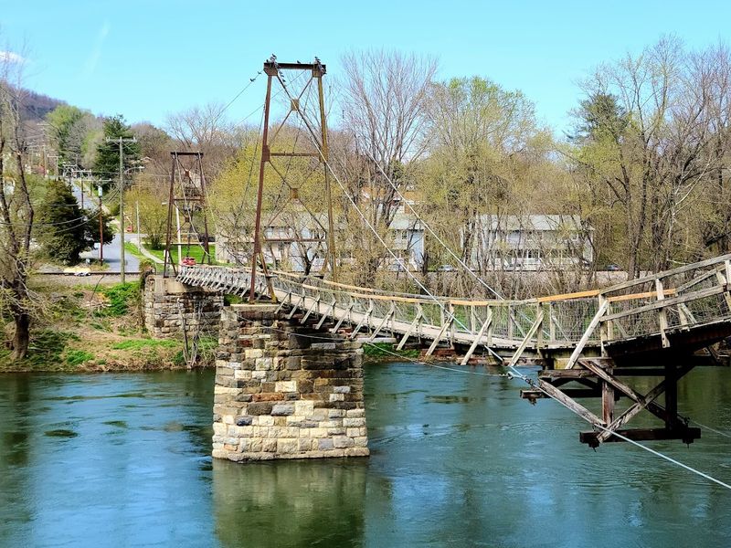 The James River and Kanawha Canal Legacy: Engineering History Underfoot