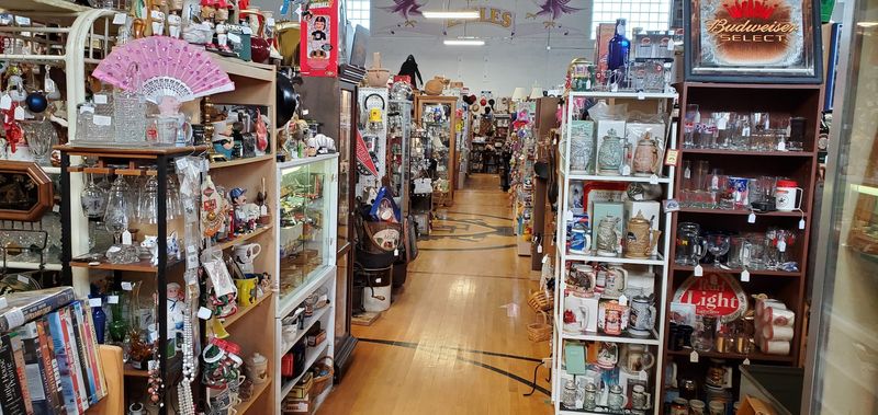 Dealer Booth Layout That Turns Shopping Into A Maze