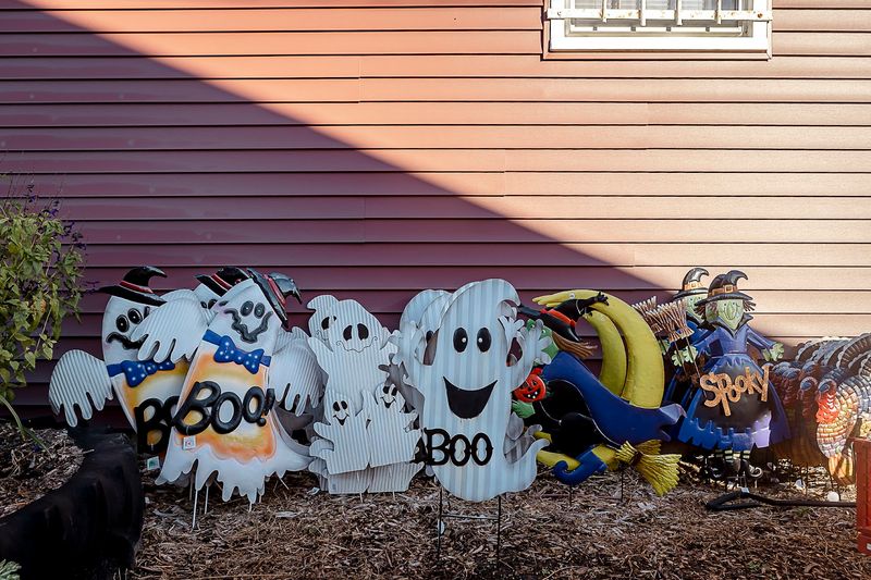 Yard Decorations That Won't Break the Bank