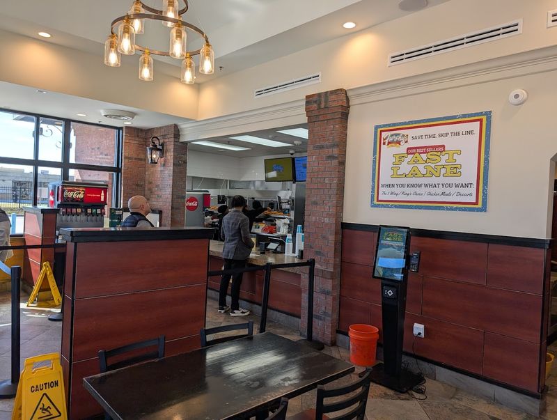 Operating Hours That Work for Night Owls and Early Birds Alike