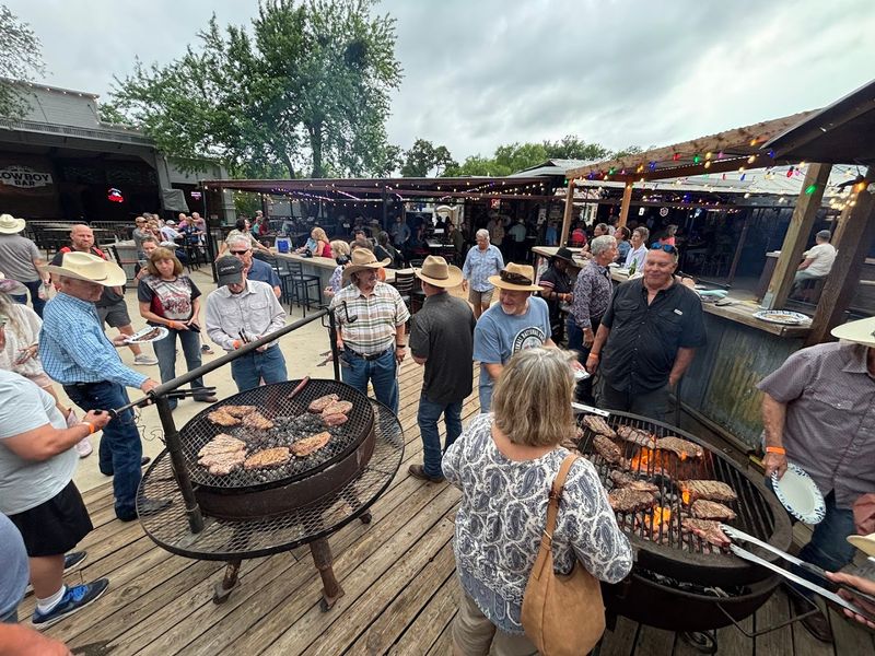 Live Music and Western Entertainment