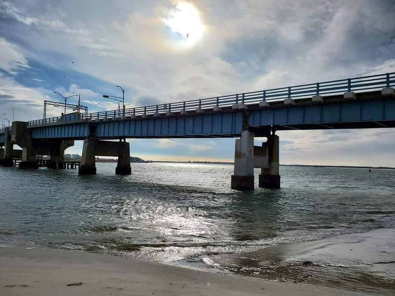 The Arcade Energy That Keeps the Promenade Buzzing