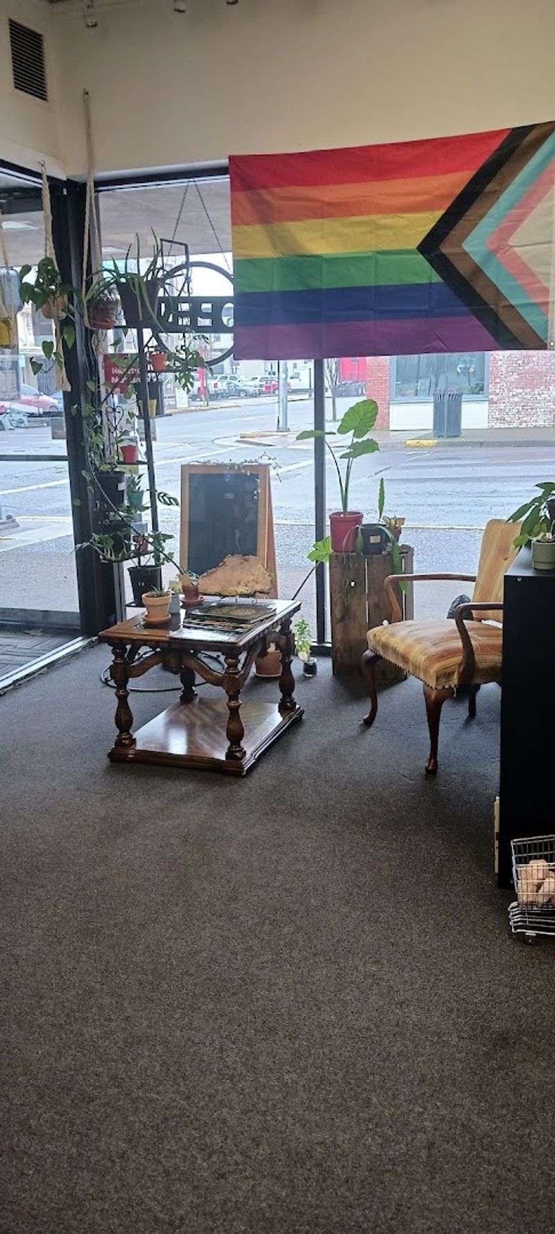 A Welcoming Space That Feels Open and Comfortable