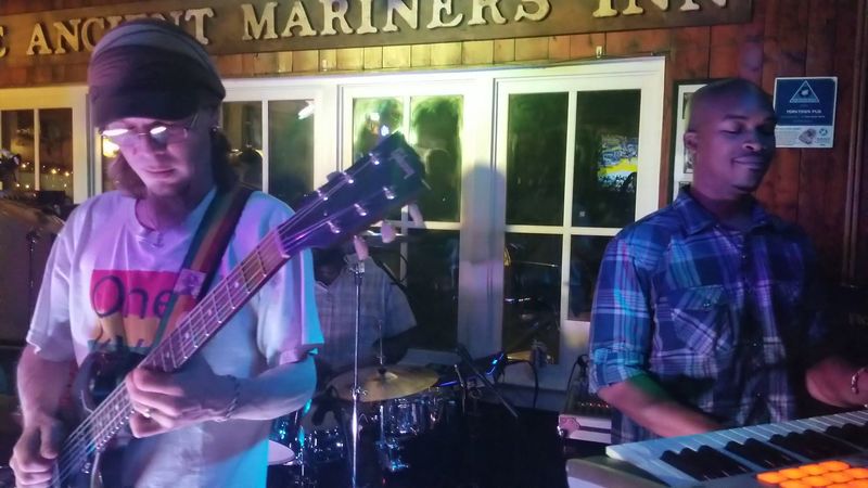 Live Music That Turns Dinner Into an Event