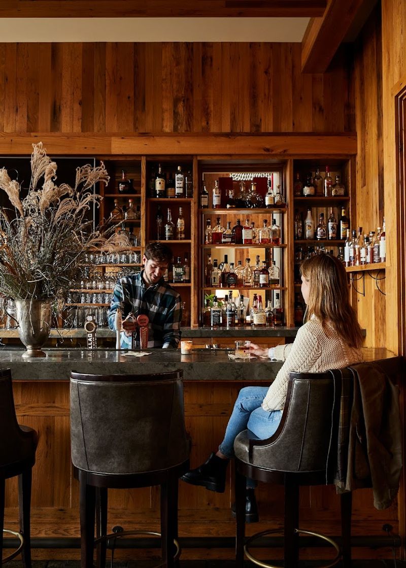 The Laurel Bar: Casual Vibes, Serious Scenery