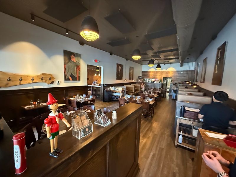 An Open Kitchen That Makes Dining Feel Like a Show