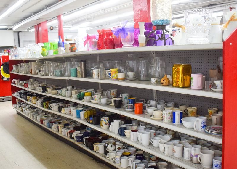 Home Finds Aisles Where Kitchen And Decor Wins Show Up Fast