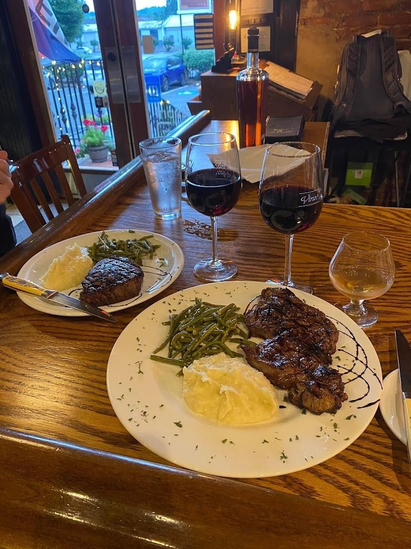 Legendary Steaks That Have Built a Seriously Devoted Fan Base