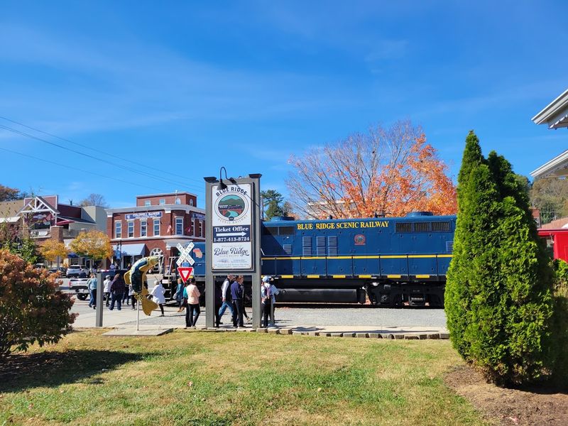 Go With A Simple Timing Strategy For Parking, Lines, And Smoother Boarding