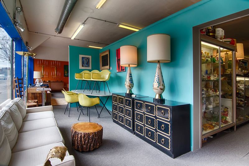 Broadway Antique Market 