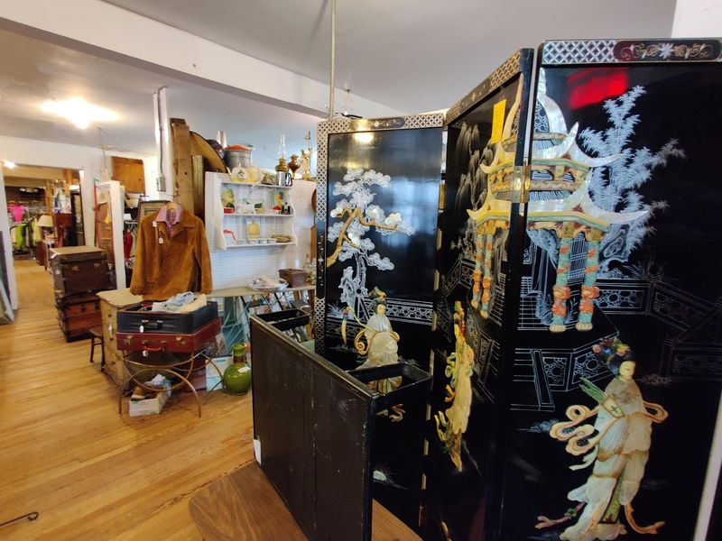 Vintage Jewelry That Tells a Story