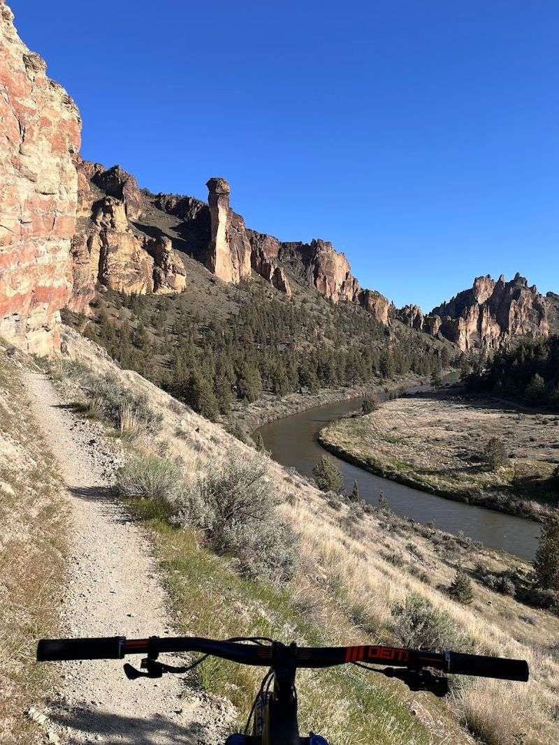 The Crooked River Trail: A Peaceful Finish