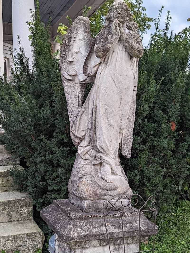 Flashlight Tours That Bring the History to Life