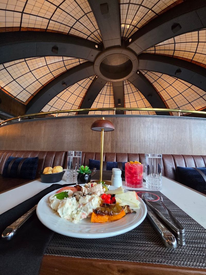 A Space That Stops You in Your Tracks