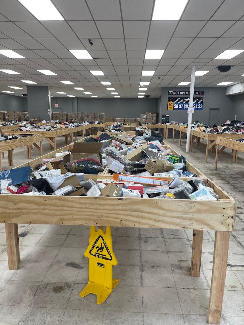 What a Liquidation Bin Store Actually Is