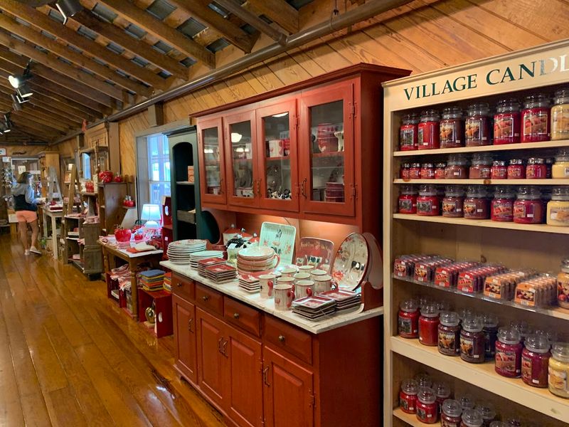 Why The Apple Barn Feels Bigger Than A Quick Stop