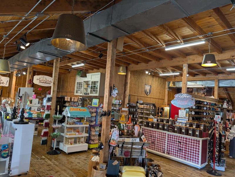 A Townsend Stop With More Than Souvenirs