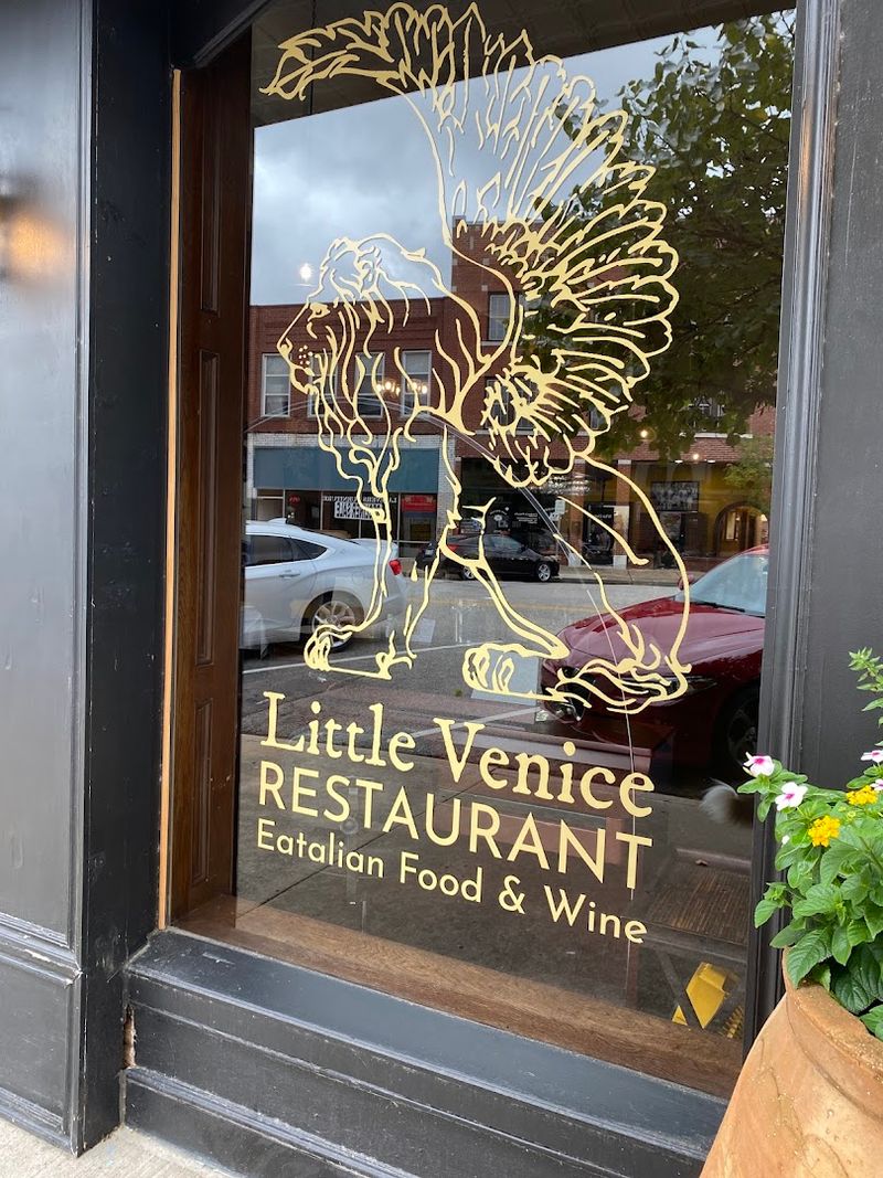 Little Venice - Sand Springs