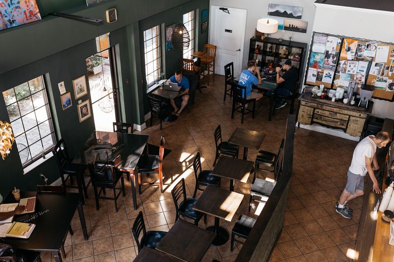 Live Music Nights That Turn Coffee Into an Event