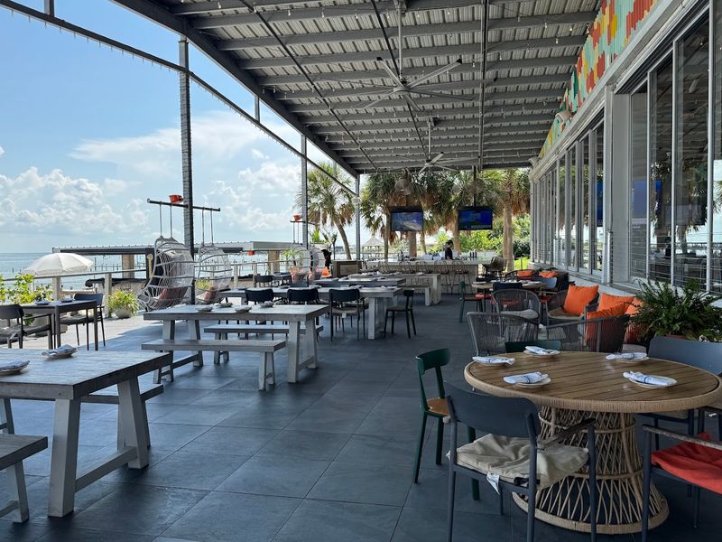 The Oyster Bar Experience Is a Whole Moment