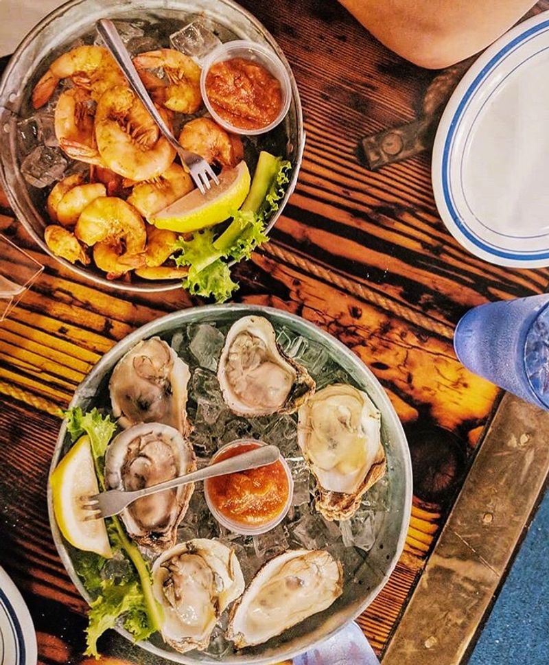 Firecracker Shrimp That Lives Up to Its Name