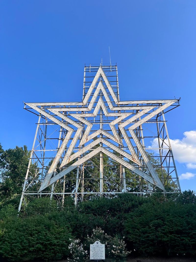 Color Changes That Turn Holidays Into Light Shows