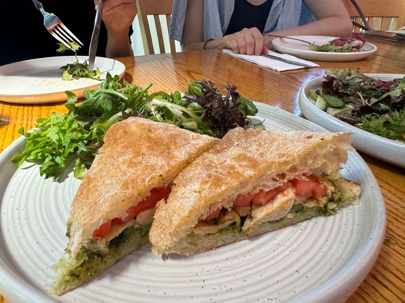 Burgers, Sandwiches, and the BBLT