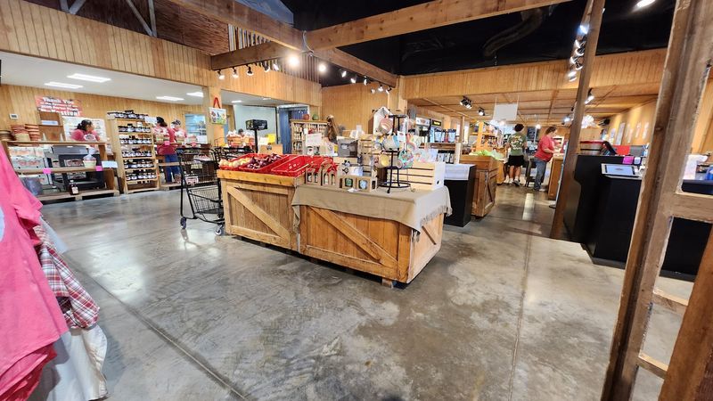 A Roadside Stop With a Guinness World Record Hiding in Its Story