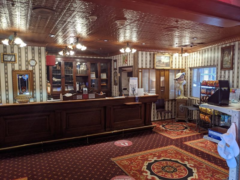 Best Timing Tips For A Calm Visit And A Smoother Check-In