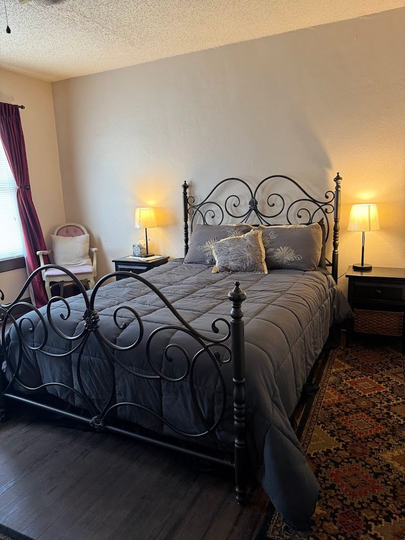 Timing And Booking Tips For A Calm Stay When Weekends Fill Up