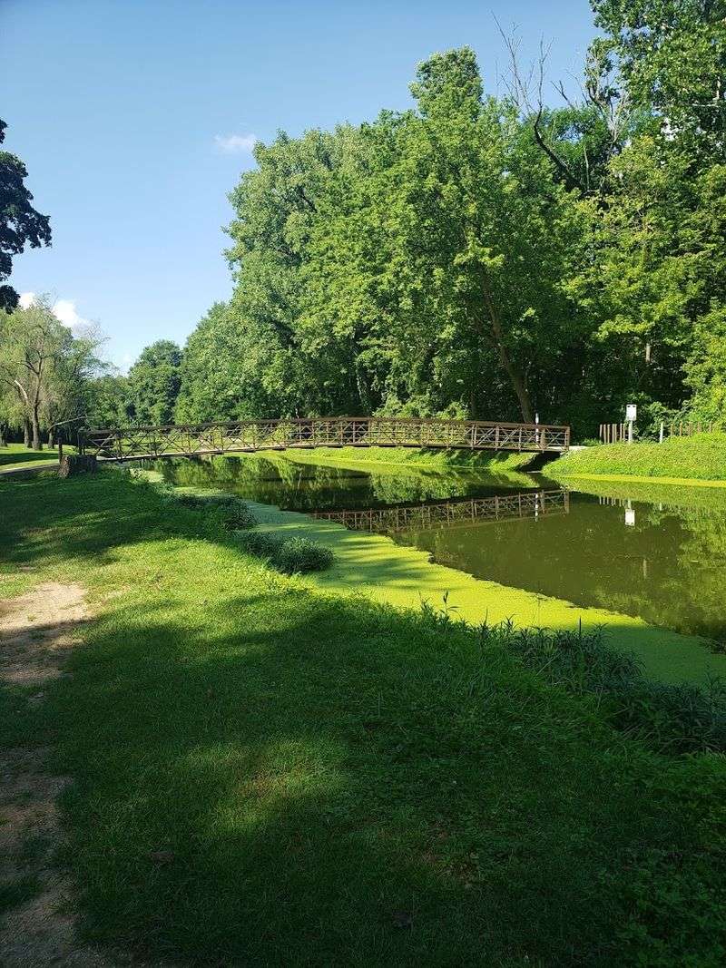 Easy Trail Access Connects You to the Best of Indianapolis