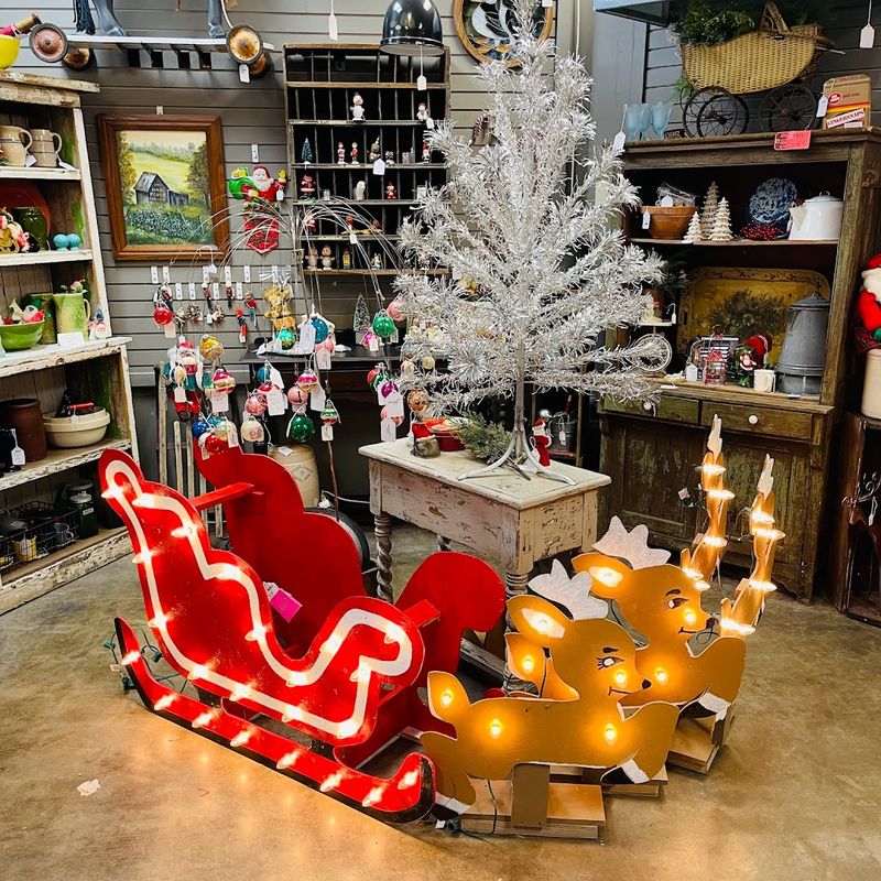 Seasonal Decorations Transform the Whole Space