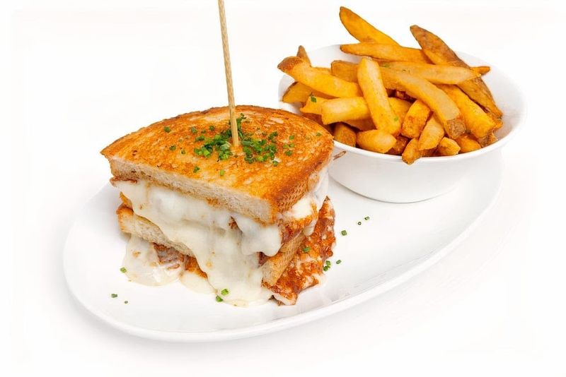 Blackened Grouper Sandwich Worth the Drive