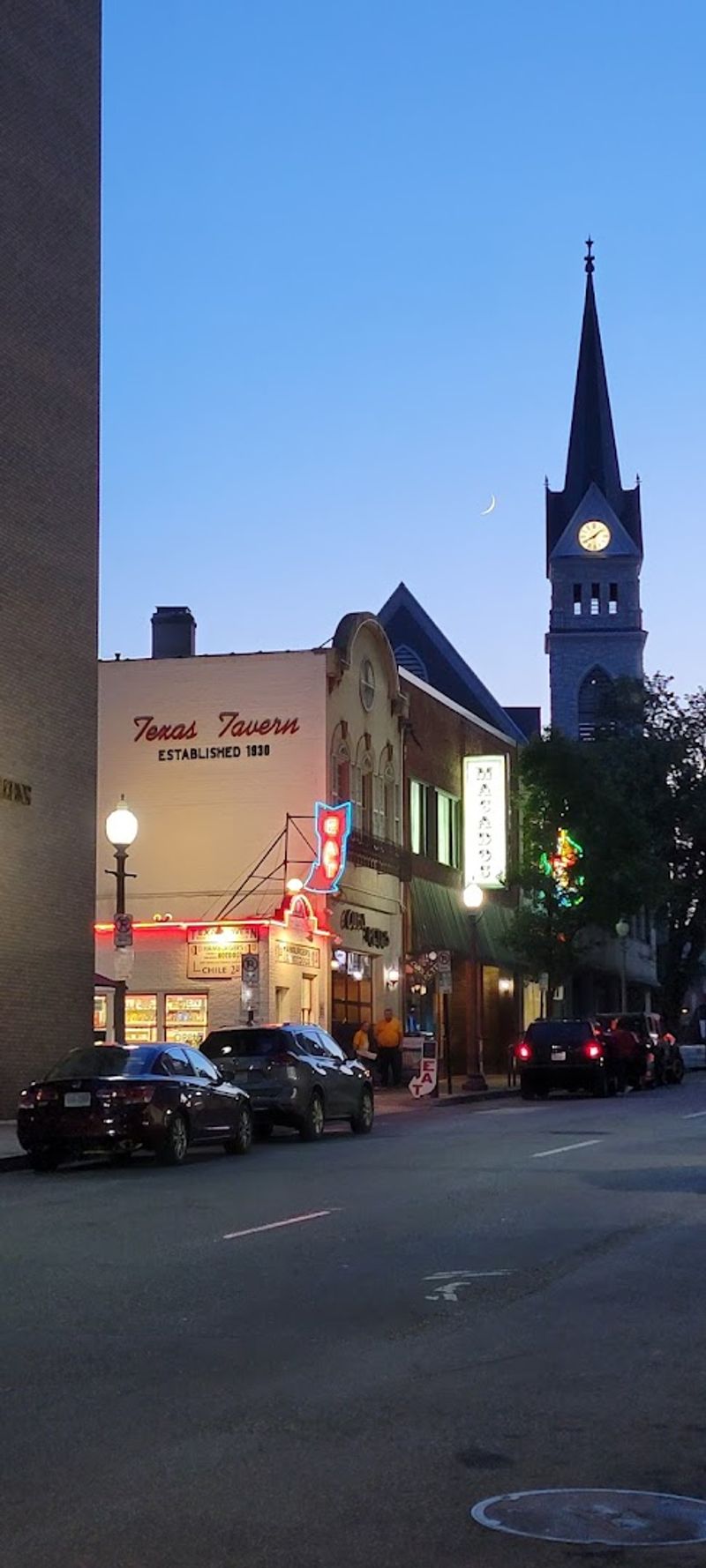 Finding Texas Tavern: Your Roanoke Road Trip Stop