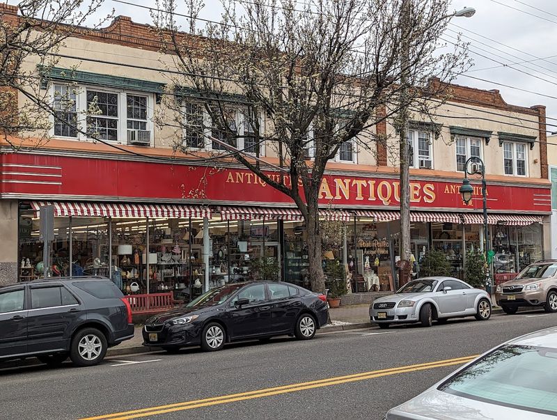 The Multi-Vendor Model That Keeps It Fresh