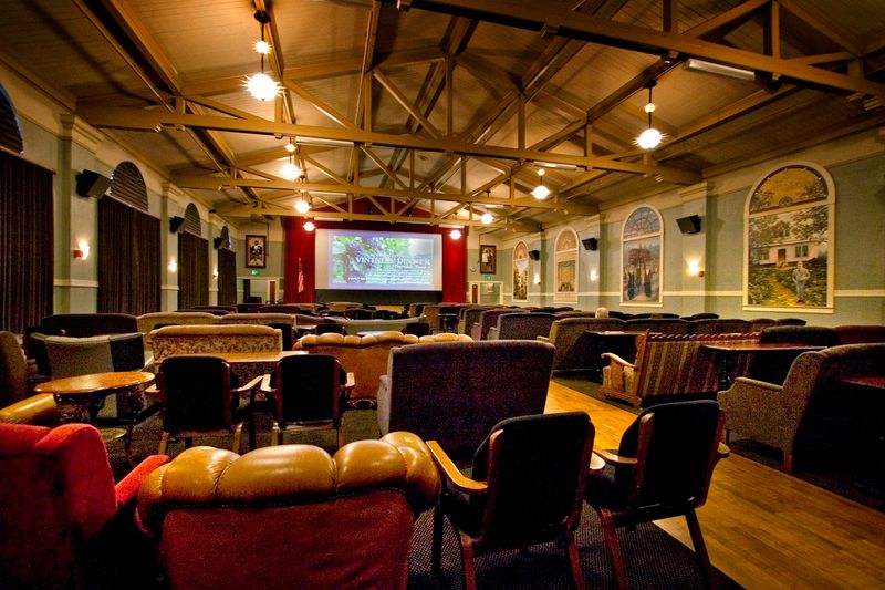 Big Screen Drama: Watching the Oscars the Right Way