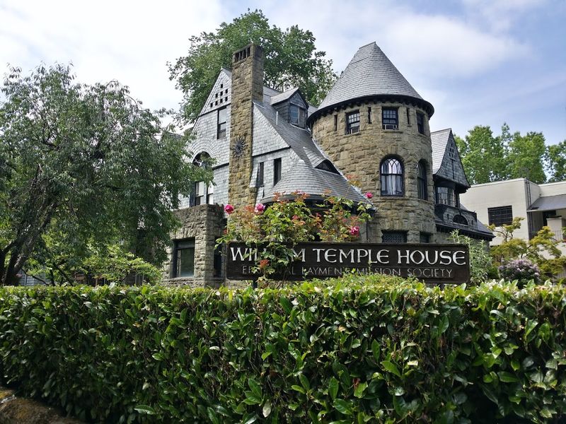 William Temple House Thrift Store, Portland, OR