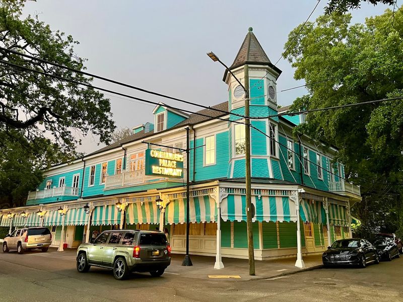 Start At Washington Avenue For A Simple Walkable Loop