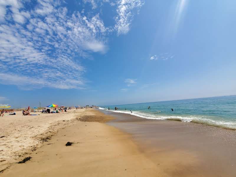 Misquamicut State Beach Long Shoreline Walk 