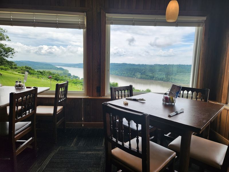 The Overlook Restaurant: Leavenworth's Most Scenic Dining Spot