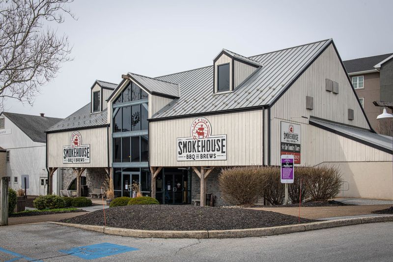 Plain And Fancy Farm Setup That Adds Food And Shops Nearby