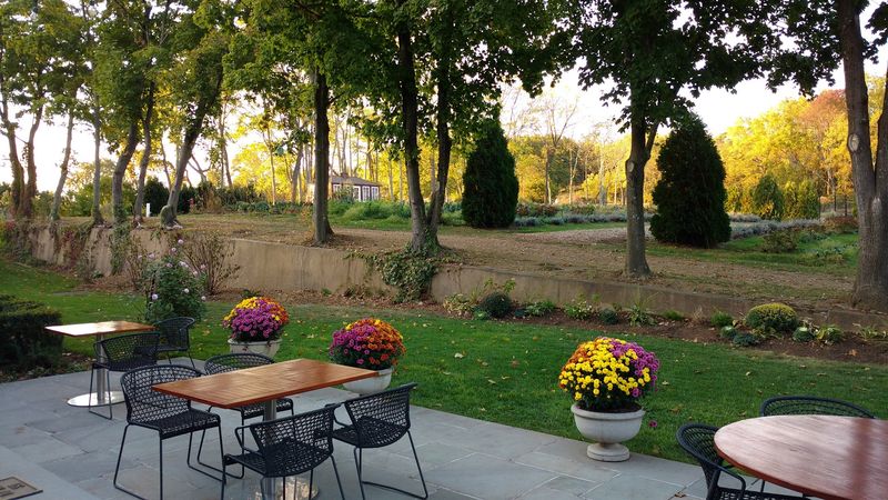 The Grounds and Garden That Make Dinner an Event