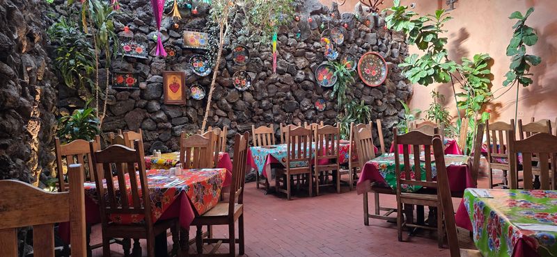 Patio Seating Versus Inside Tables, What Feels Best