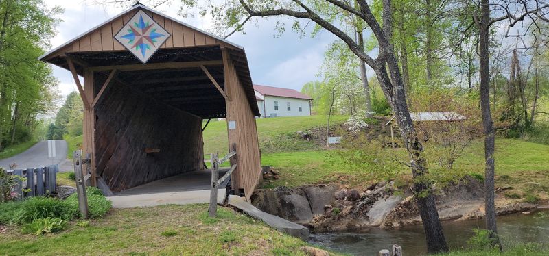 A Peaceful Picnic Spot That Needs No Hype