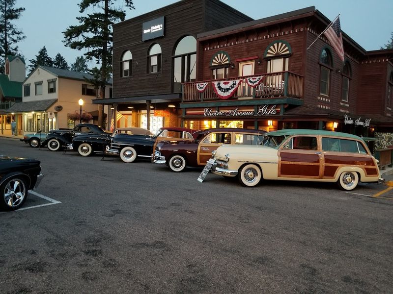 Downtown Bigfork Strolls That Turn Into A Slow Afternoon Loop