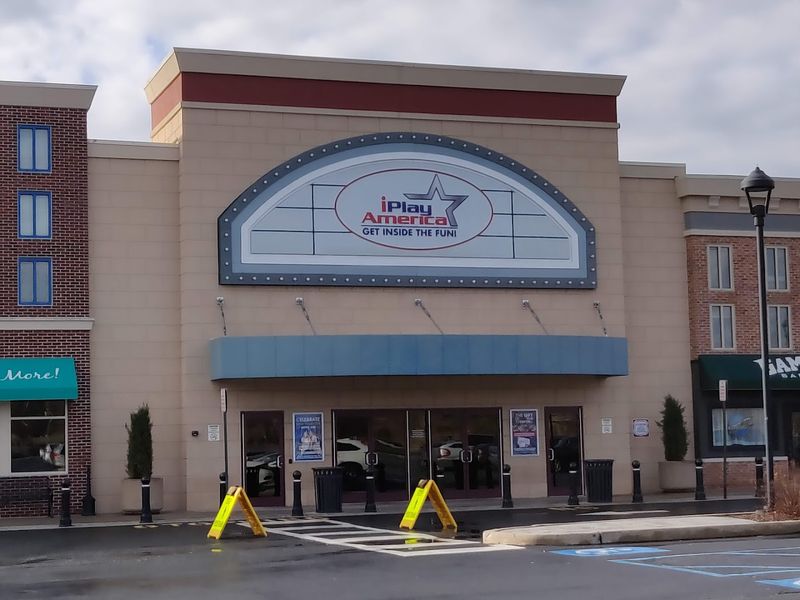 Broadway Sweets Candy Store: Old-Fashioned Fun in a Modern Setting