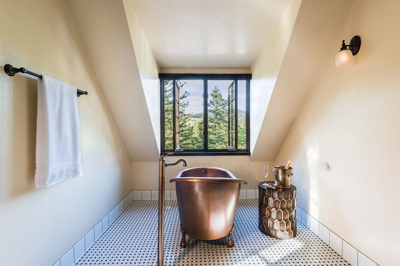 Old-School Inn Charm That Fits The Forest Mood Perfectly