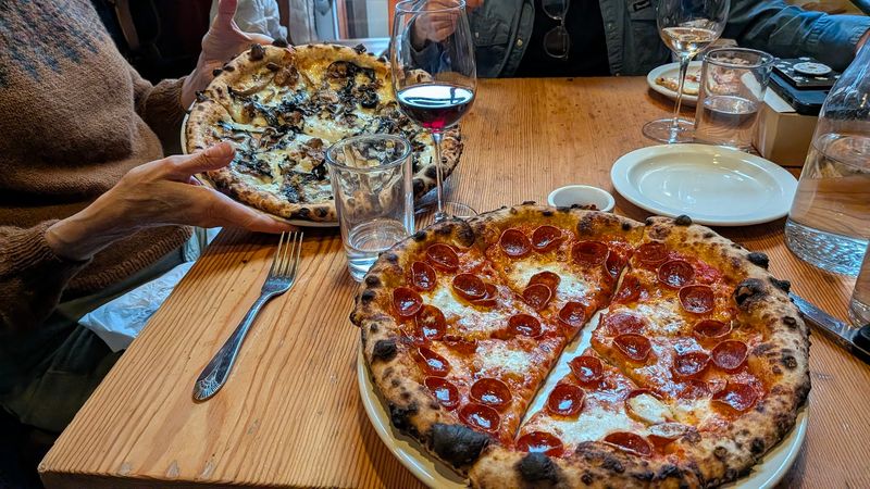 The Pizza That Earns the Reputation