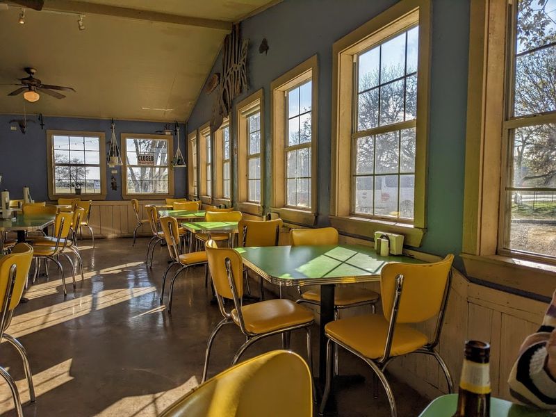 Mac & Ernie's Roadside Eatery, Texas